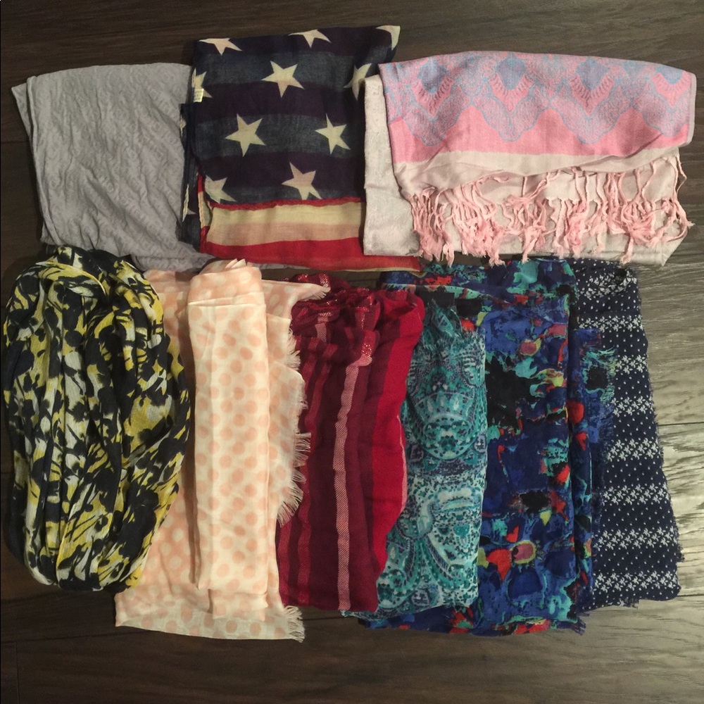 Light weight scarves